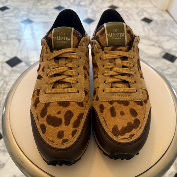 Valentino Calf Hair Suede Leopard Print Womens Rockrunner Sneakers - Picture 3 of 12